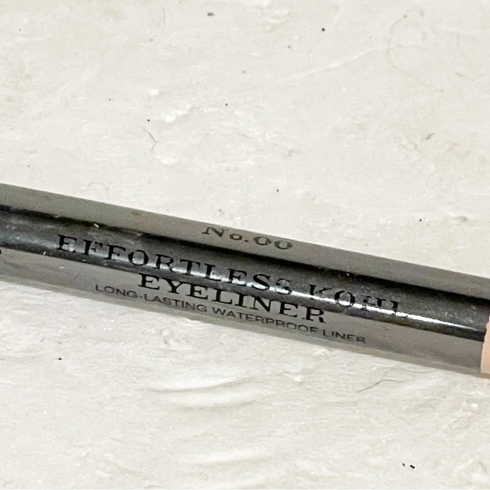 Burberry Effortless Kohl Eyeliner Shade Stone No 00 Face‎ Makeup